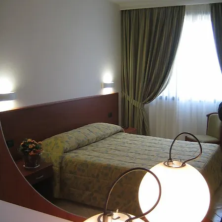 Hotel Sanremo 3*